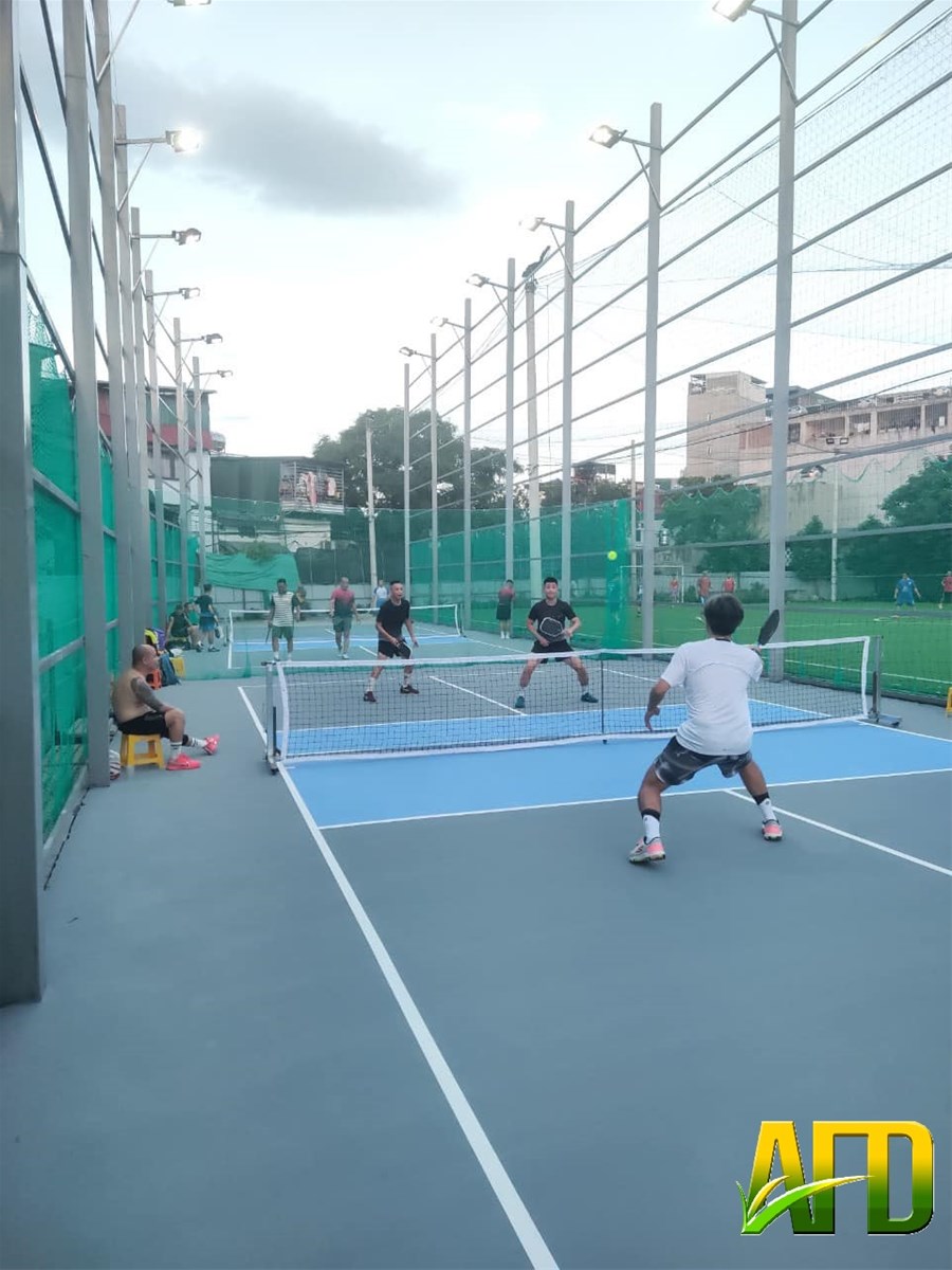 Tổ Hợp Sân Bóng Và Sân Pickleball Tại Khương Trung HN