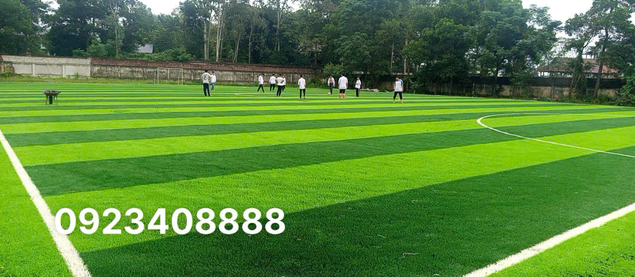 HOÀN THIỆN THI CÔNG SÂN BÓNG PHỔ YÊN THÁI NGUYÊN