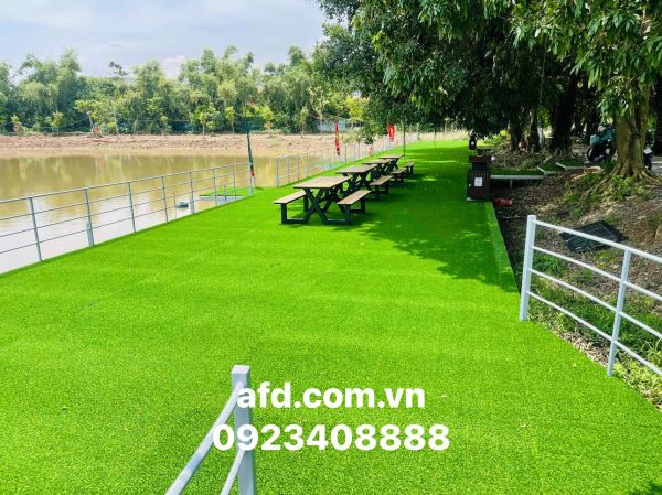 hoan-thien-thi-cong-co-san-vuon-tai-ho-cau-ca-vui-long-bien-hn