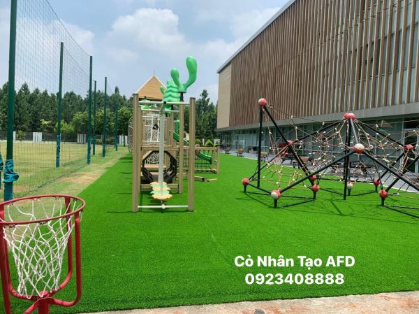 Cỏ Nhân Tạo Cho Khu Vui Chơi Trẻ Em - Giải Pháp An Toàn, Thẩm Mỹ Và Tiết Kiệm Chi Phí